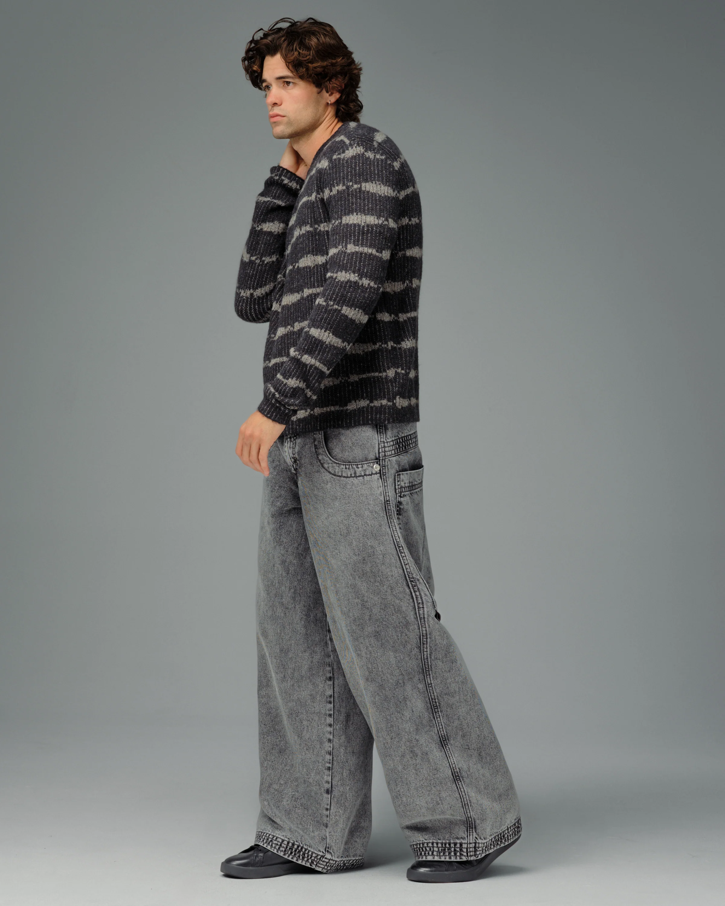Jester. 26". Vintage Black. - Image 5